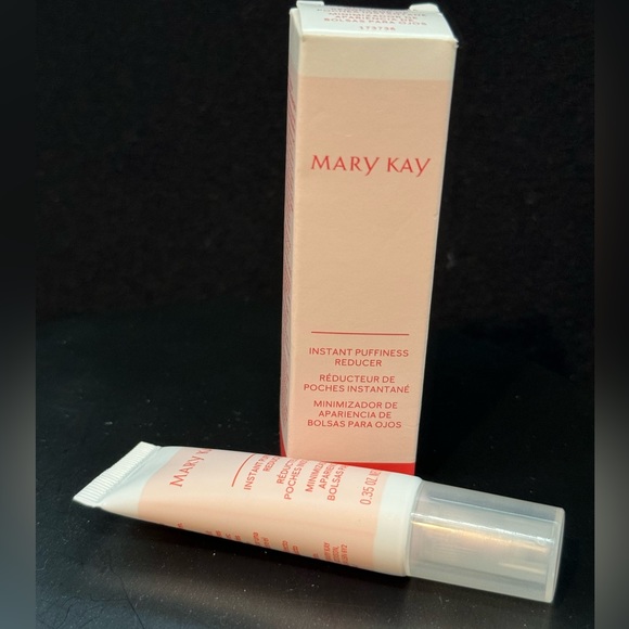 Mary Kay Instant Eye Puffiness Reducer - Picture 2 of 4